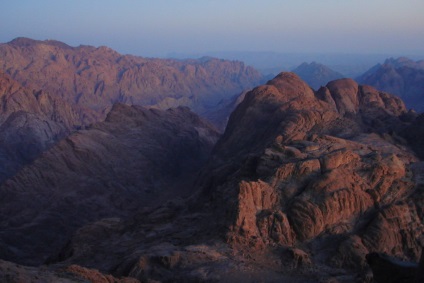 Povestea urcării muntelui Moise în Egipt, un blog al unui fotograf și călător în devenire