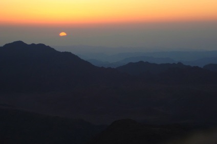 Povestea urcării muntelui Moise în Egipt, un blog al unui fotograf și călător în devenire