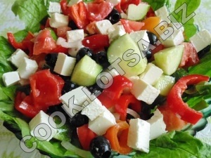 Salata greceasca cu brynza - delicioasa reteta pas cu pas cu fotografie