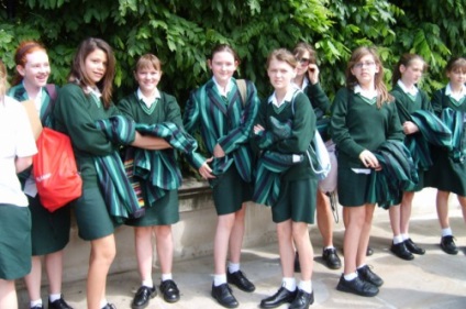 Școală uniformă în Anglia ceea ce este