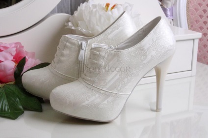 Pantofi de nunta 2015 - Revizuirea decorului bujorului