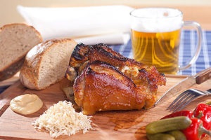 Carne de porc marinată în bere, design de produse alimentare
