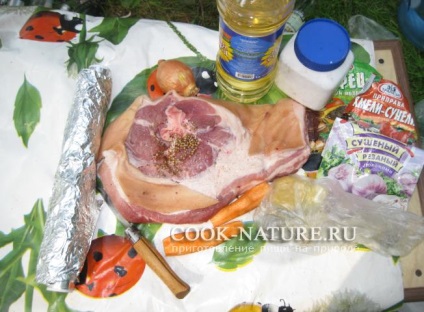 Carne de porc în foiță coaptă în cenușă - fiartă în natură