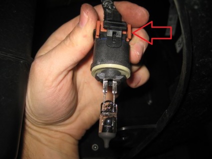 Cseréje az első ködlámpa Hyundai Tucson ii 2010 (elöl) Cseréje az első ködlámpa Hyundai Tucson ii 2010