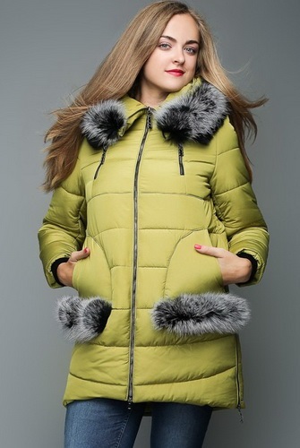 Jachete în jos pentru femei cu modele din iarnă din piele de blană de blană cu o glugă și fără
