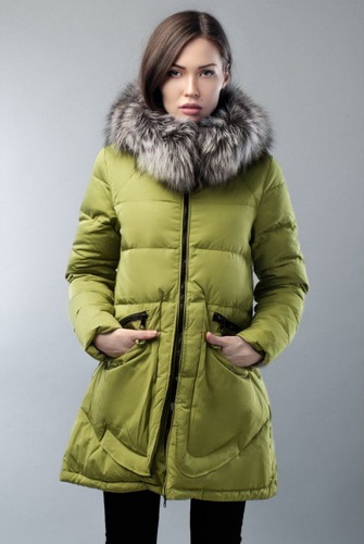 Jachete în jos pentru femei cu modele din iarnă din piele de blană de blană cu o glugă și fără