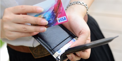 10 Motive pentru refuzarea numerarului în favoarea unui card bancar