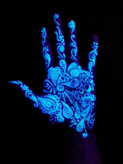 30 Cele mai impresionante tatuaje luminoase