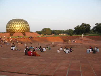Auroville - a jövő városa partján az Indiai-óceán