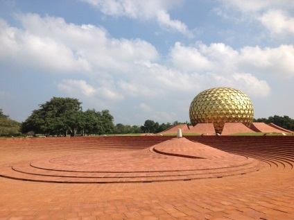 Auroville - a jövő városa partján az Indiai-óceán