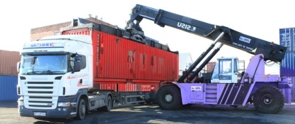 Transport rutier de mărfuri în containere în Rusia în compania 