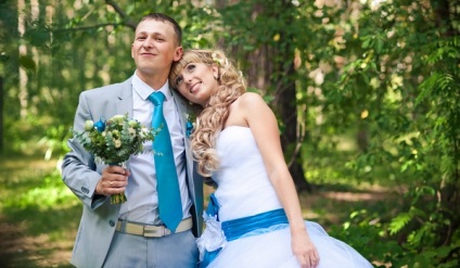 Nuntă turcoaz ca un simbol al celei de-a 18-a aniversări a căsătoriei