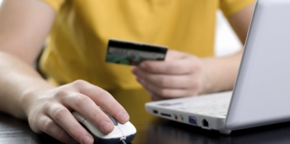 Împrumut rapid pe Internet pe o carte de plastic pe pașaport