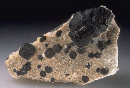 Bornite, varázslatos világában drágakövek