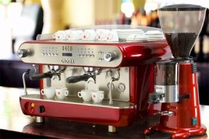Ce trebuie să știți despre mașinile de cafea și aparatele de cafea