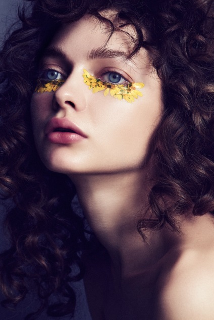 Fata de floare de flori proaspete în make-up, vogue ukraine