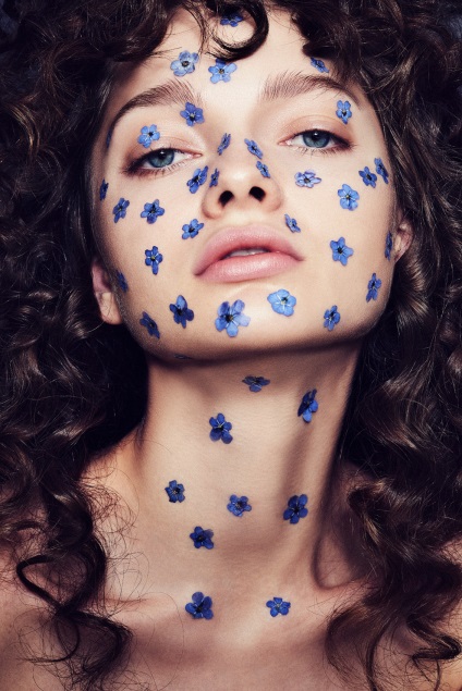 Fata de floare de flori proaspete în make-up, vogue ukraine