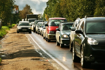 Traficul pe marginea drumului este o amendă, pedeapsa de trafic de-a lungul marginea drumului