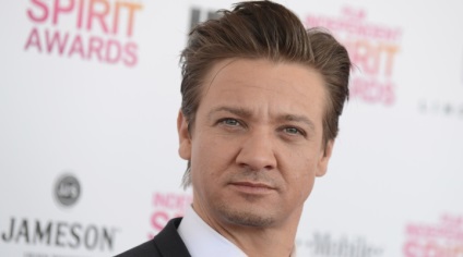 Jeremy renner (jeremy renner), în jurul stelelor