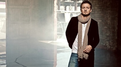 Jeremy renner (jeremy renner), în jurul stelelor