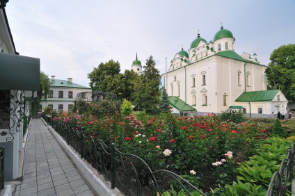Mănăstirea Florovsky, unde să mergem, ce să vedem, unde să ne odihnim la Kiev