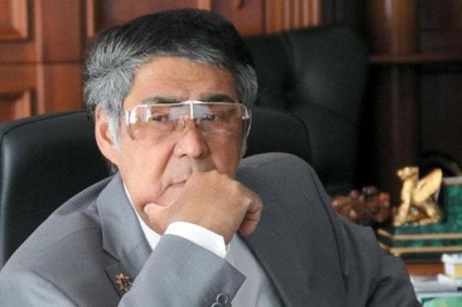 Statesman, Aman Tuleyev, életrajz, a család és a magánélet között