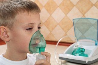 Inhalare cu soluție salină pentru tuse pentru nebulizator cu lazolvan, berodual, ambroben; proporții