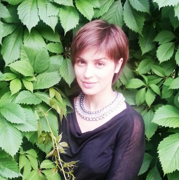 Irina Muromtseva cu o fotografie cu tunsoare scurtă