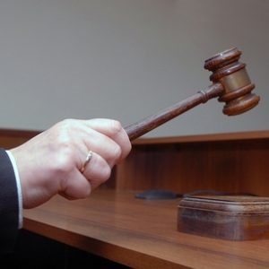 Cum să depuneți o cerere de suspendare a ședinței de judecată - procedura de acțiune