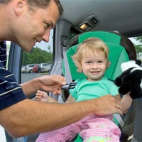 Cum să instalați în mod corespunzător un scaun pentru copii pentru mașină