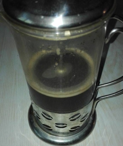 Cum să gătești o cafea-latte fără o mașină de cafea