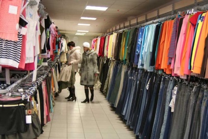 Întrucât comercianții de îmbrăcăminte sunt în criză