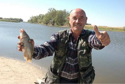 Ahogy a tó, hogy elkapjon egy nagy halat szeretne fogni nagy halat 10 lépés építeni márka - a