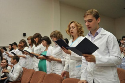 Kemerovo Állami Orvosi Akadémia kar és a diákok véleménye