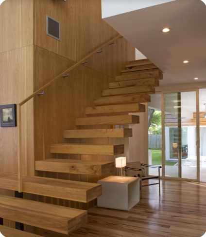 Lépcsők a második emeleten egy családi ház saját kezűleg; lépésről lépésre útmutató telepítéséhez létrák