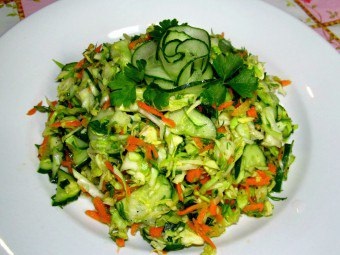 A legjobb receptek-vitamin saláta uborka, paprika, káposzta, sárgarépa