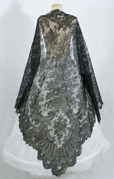 Mantilla a XIX században