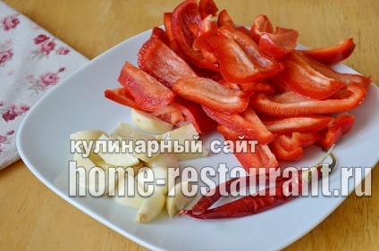 Marinate roșii verzi cu usturoi, piper și ierburi - restaurant acasă