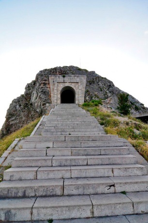 Mausoleul parcului neo-gotic și al parcului național