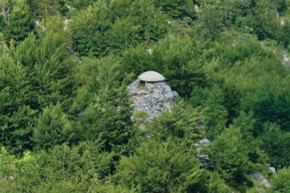 Mausoleul parcului neo-gotic și al parcului național