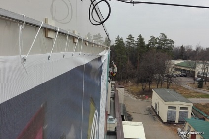 Instalarea de bannere pe fațada ventilată