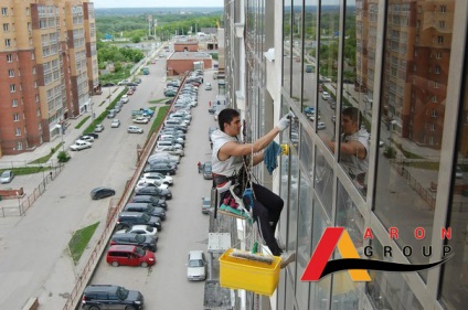 Spălarea apartamentului după reparații de la grupul de companii aaron cumpăra în orașul Novosibirsk