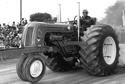 Tractorul meu va mișca câmpul, va mișca și pădurea