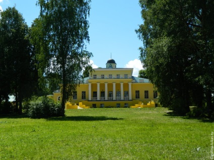 Muzeul-Estate Tyutcheva - Shepherd, clubul călătorilor Lukas Tour