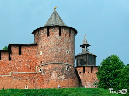 Nizhny Novgorod Istorie Kremlin, turnuri, clădiri