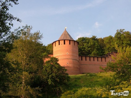 Nizhny Novgorod Istorie Kremlin, turnuri, clădiri