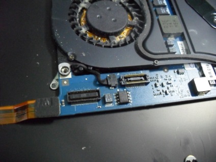 Tisztítása a hűtőrendszer MacBook Air (javítás MacBook Air) A tisztítást macbook léghűtő rendszer