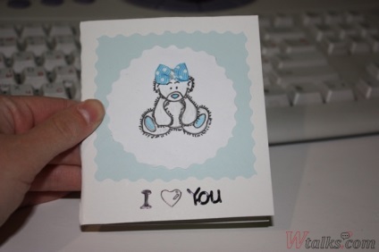 Carte poștală cu un urs cu mâinile - o clasă de master cu o fotografie