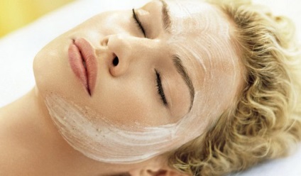 Peeling facial la domiciliu