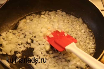 Paturi cu cartofi în cuptorul bucătăriei